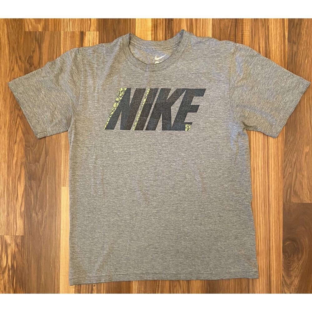 Nike Men's Medium Shirt Spell Out Big Logo Gray Short Sleeve Regular Fit